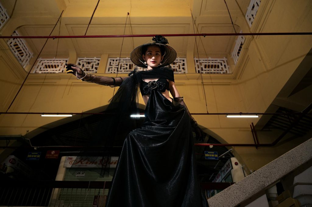 La mode a 75 000 ans — et elle vous ressemble plus que vous ne croyez