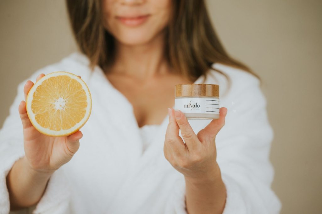 Cosmétique bio en 2026 : les fondamentaux pour choisir vraiment bien